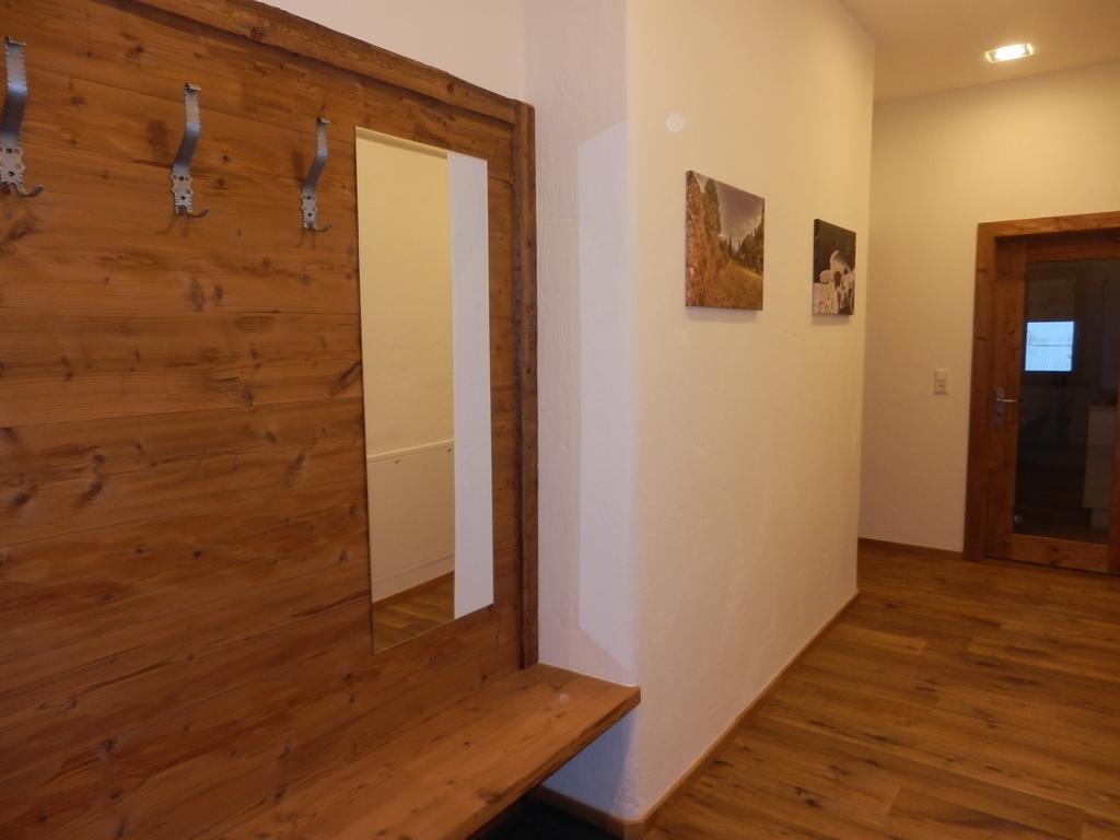 Haus Alpenflora Apartment Flirsch Exterior photo